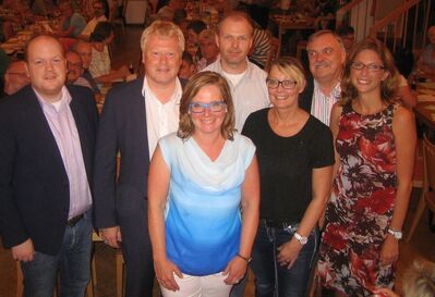 Der geschäftsführende SPD-Kreisvorstand um deren Vorsitzenden Andreas Hundhausen (links) wurde im Amt bestätigt.