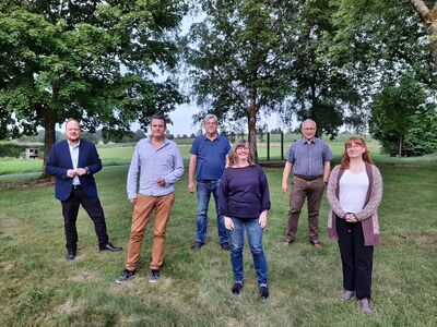 Am Rande einer Freiluftsitzung in Fensdorf wurde ein neuer Fraktionsvorstand gewählt.