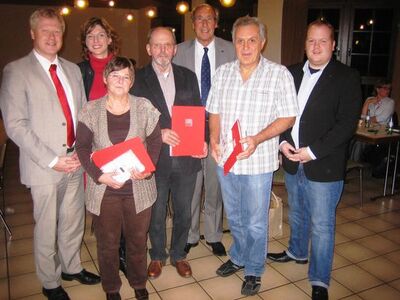 MdEP Norbert Neuser (3. von rechts) war Gastredner beim Herbstempfang der Kreis-SPD.