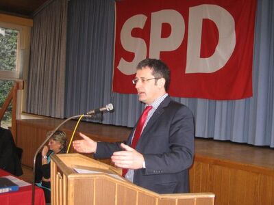 Landtagsfraktionssprecher Hendrik Hering sprach in Wissen über das Thema soziale Gerechtigkeit.