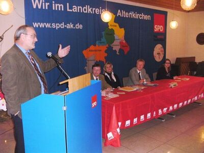 Dietmar Muscheid kritisierte in seiner Rede die Politik der neuen Berliner Koalition.