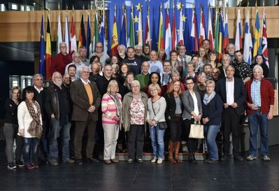 SPD-Europaabgeordneter Norbert Neuser (1. Reihe 2.v.r.) empfing die Besuchergruppe. © Europäische Union 2015