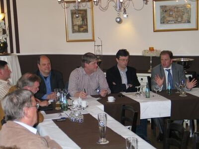 Die Kreistagsfraktion diskutierte mit VRM-Geschäftsführer über erste Erfahrungen mit der Tarifeinführung.